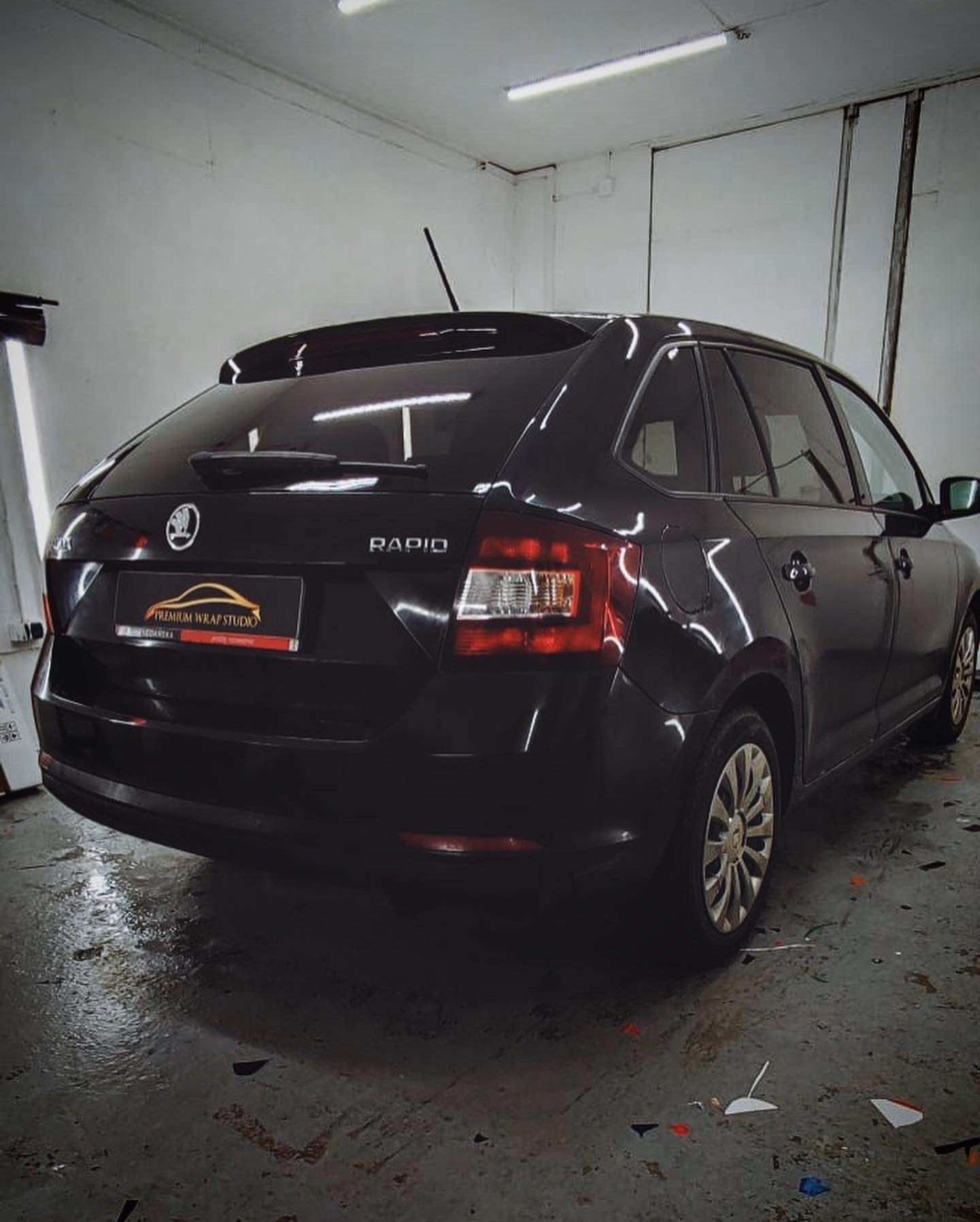 Samochód po przyciemnieniu szyb w Premium Wrap Studio